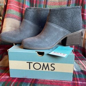 Toms Wmn Lacy Forged Iron Suede/Felt Mix boots 7.5